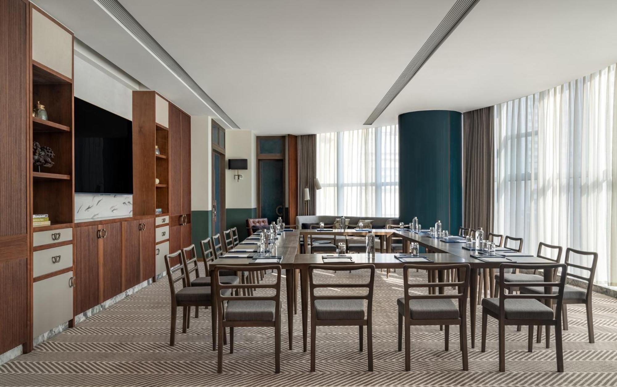 Conrad Urumqi Bagian luar foto
