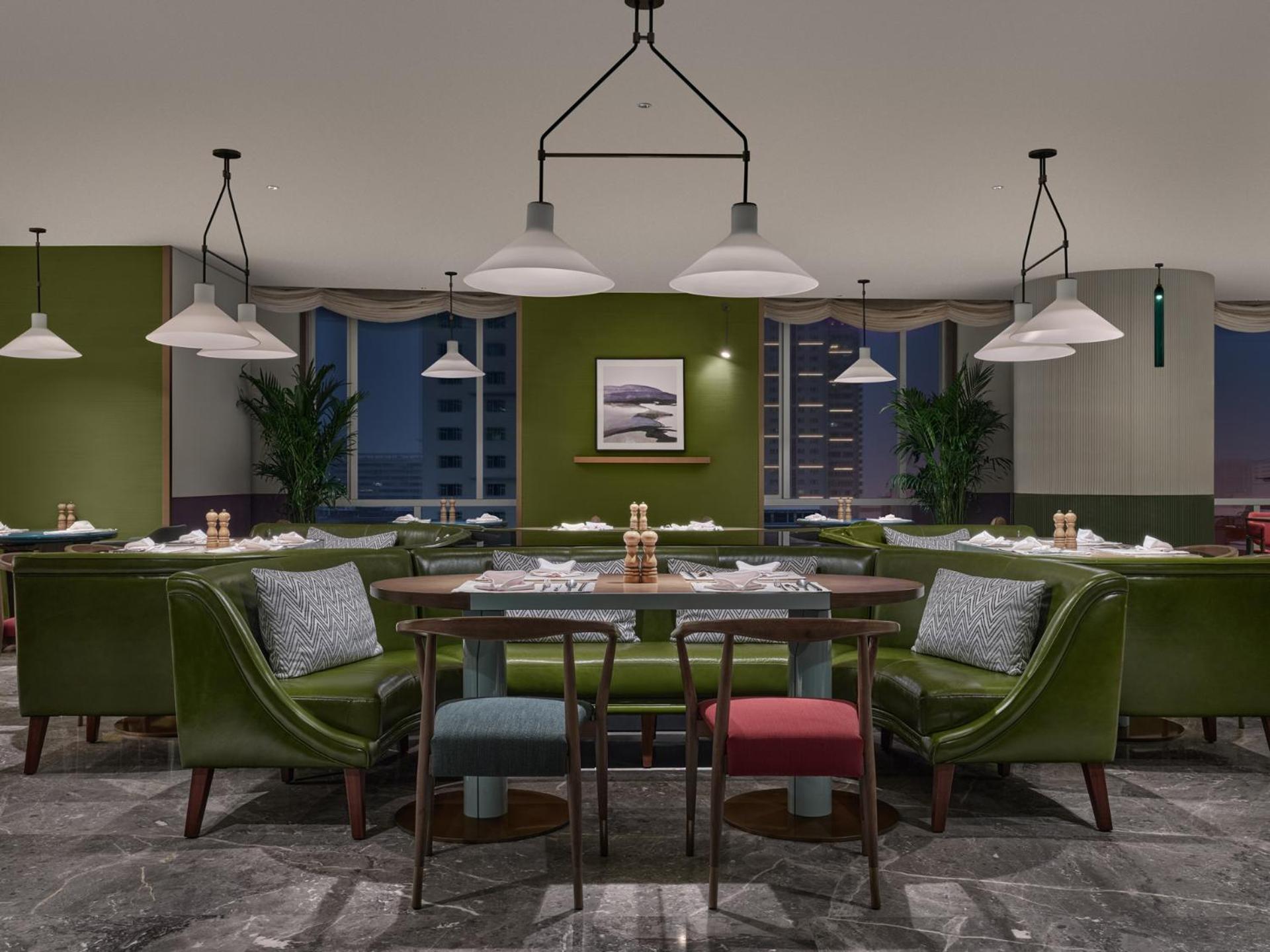 Conrad Urumqi Bagian luar foto