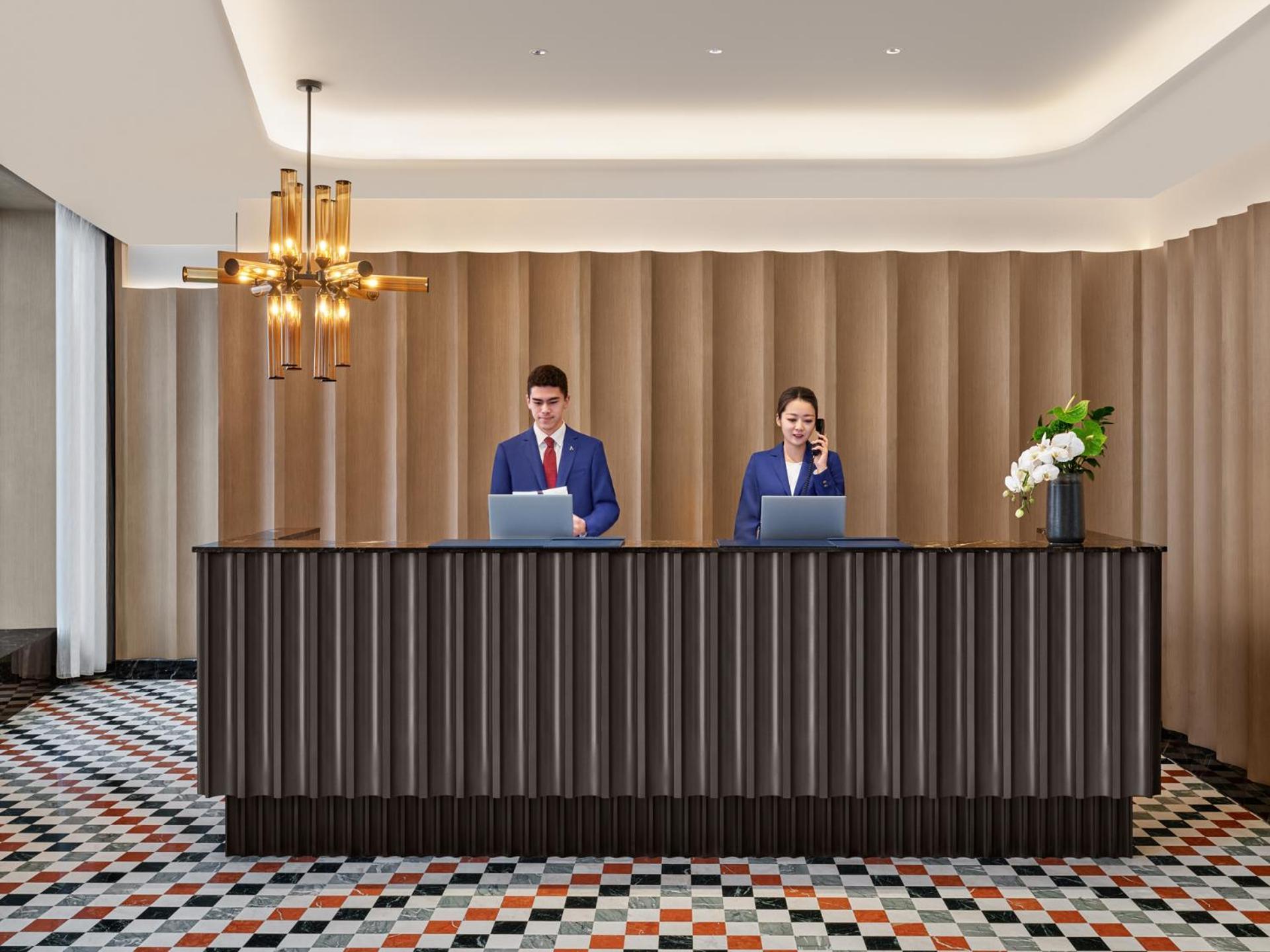 Conrad Urumqi Bagian luar foto